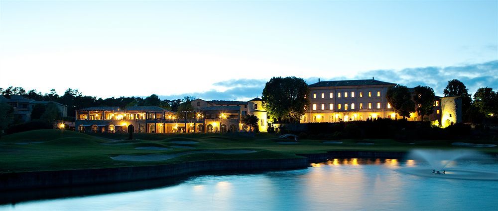 فندق Chateau Et Golf De Taulane La Martre المظهر الخارجي الصورة